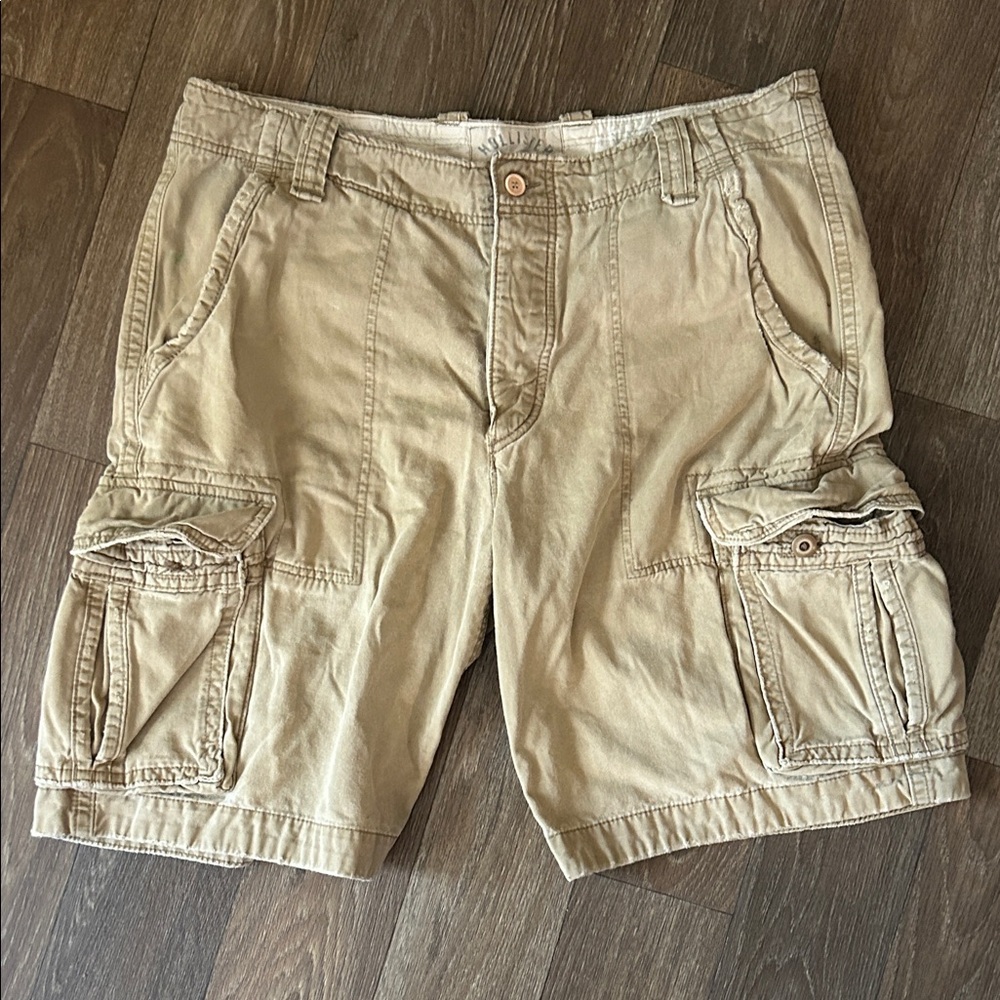 Hollister Men's Beige Cargo Shorts